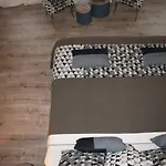 Oda ve Kahvaltı Rocambola 3*