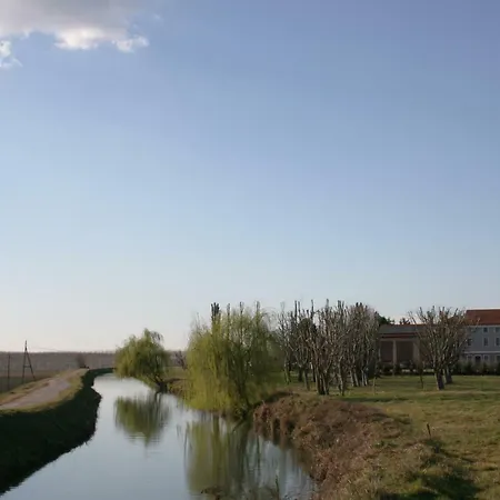 Rocambola לינה וארוחת בוקר 3*